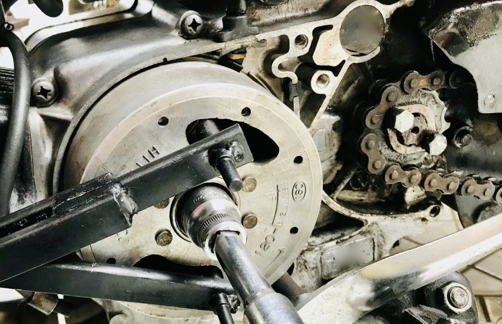 スズキ SUZUKI VS56A、VK57A、イントルーダー他シャフトドライブ系バイクなどのデフオイル交換 DIY