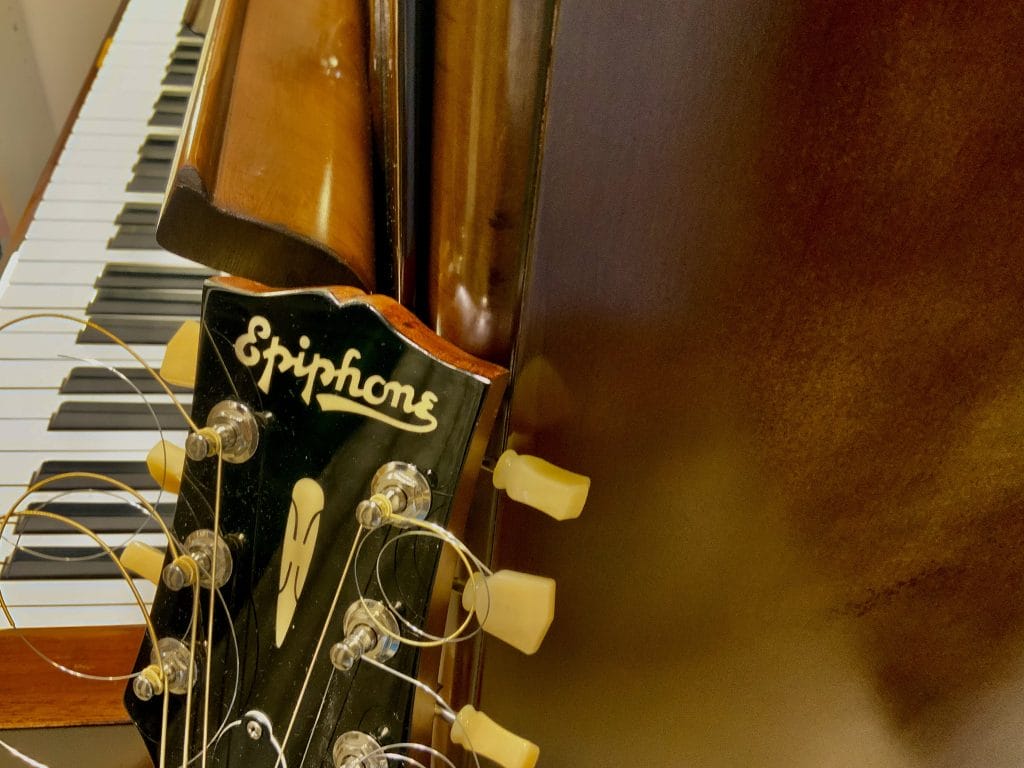 ギター改造物語「Epiphone DR-500M」に新たな命を吹き込む。